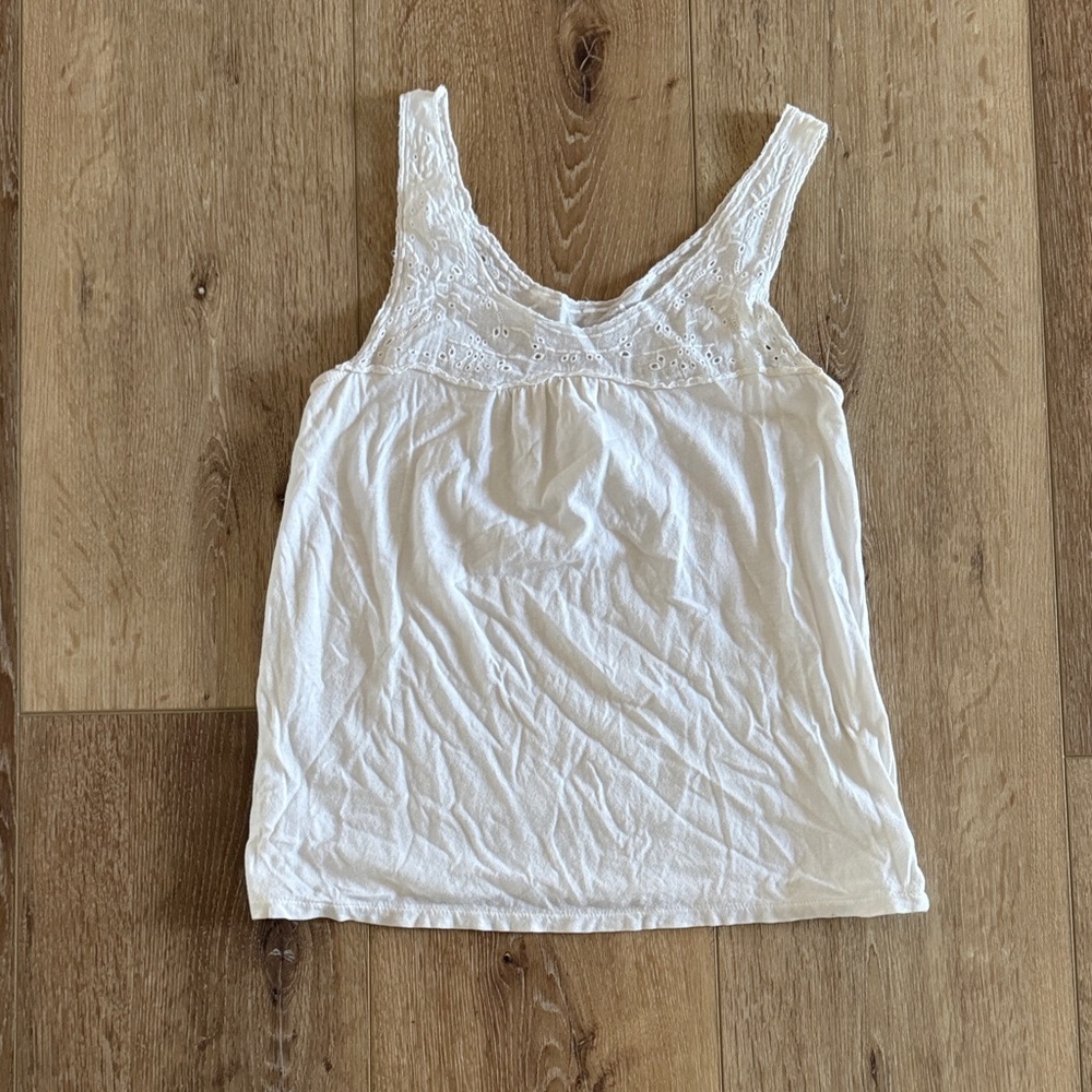 Old Navy White Lace-Trim Scoop Neck Tank size XS